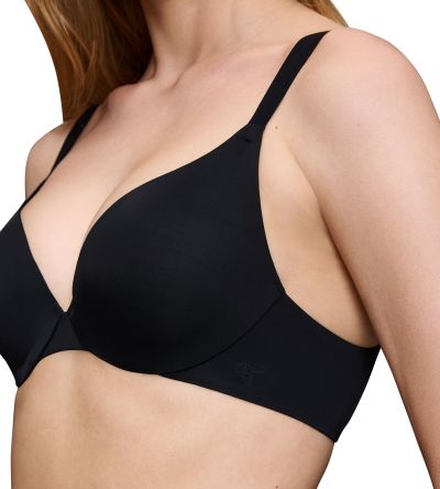 Сутиен Триумф с банел и оформена чашка Body Make Up Illusion WP черен