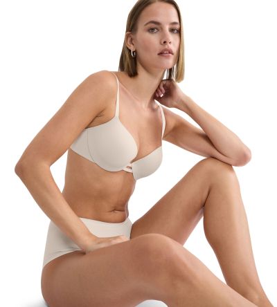 Сутиен триумф с банел и оформени чашки Body Make Up Illusion WHP бежев