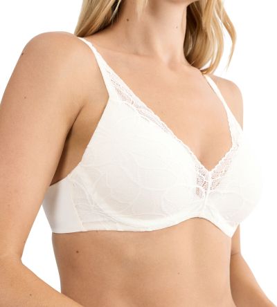 Сутиен Триумф с банел и оформена чашка Body Make up Illusion Lace WP цвят екрю