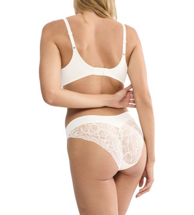 Бикини Триумф класическа кройка с висока извивка около краката Body Make Up Illusion lace High Leg Tai екрю